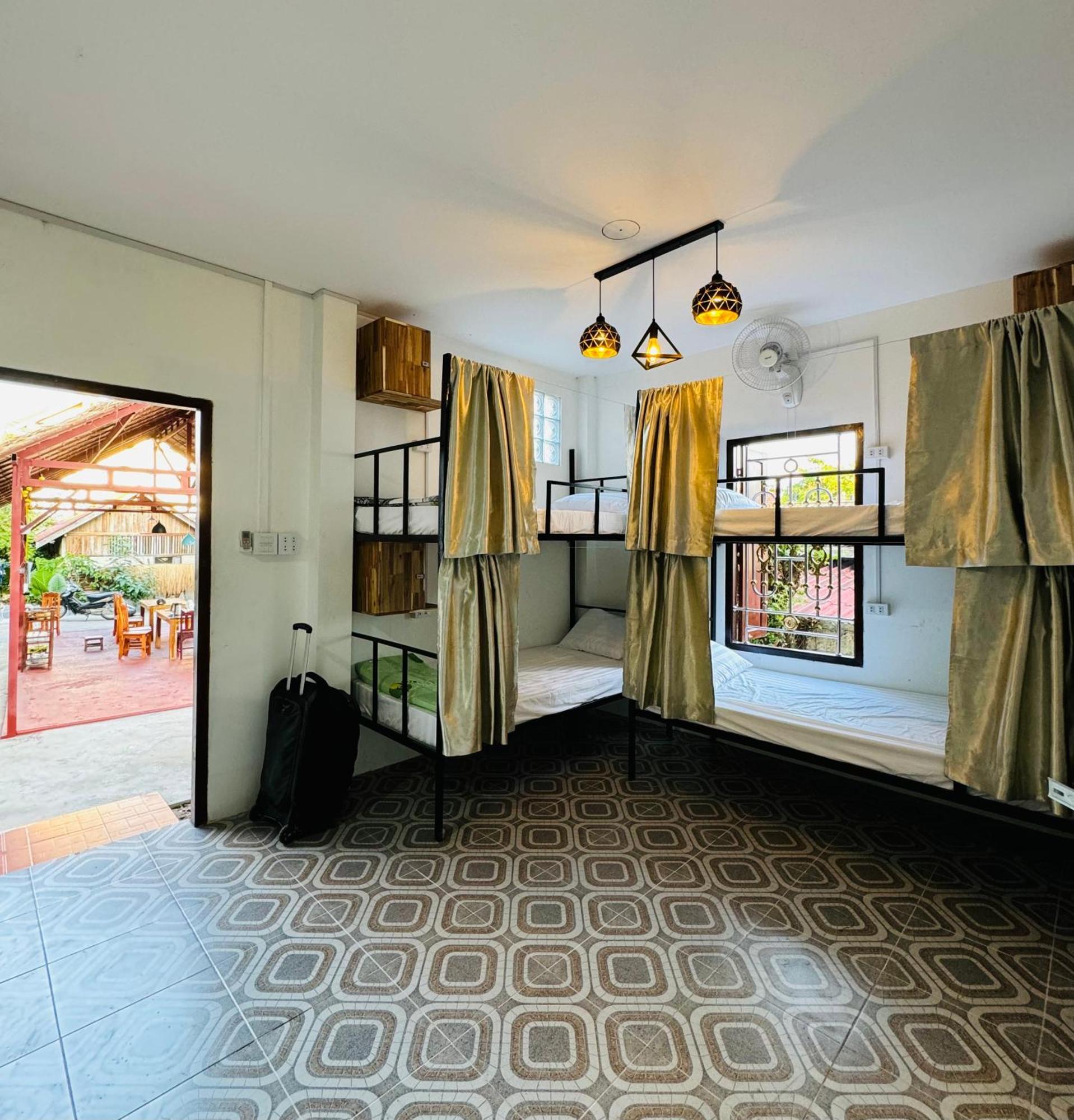 Sabai Sabai Backpackers Hostel Luang Prabang Exterior photo